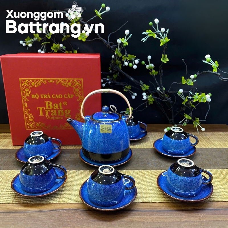 Ấm chén Bát Tràng