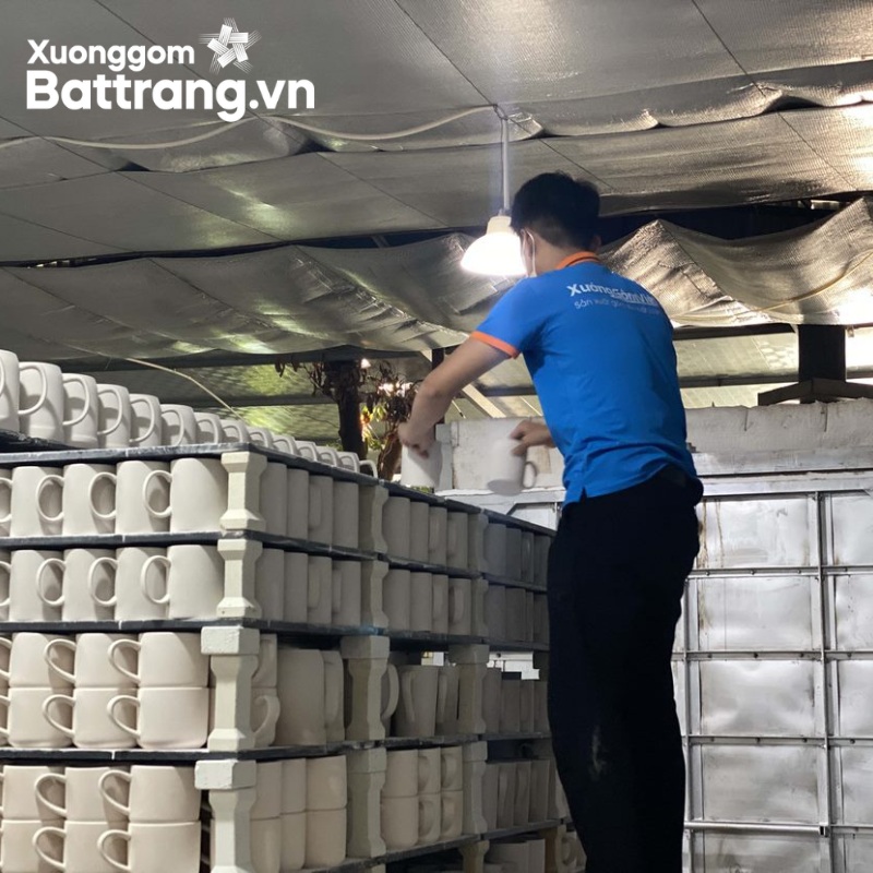 Chồng lò tại xưởng gốm