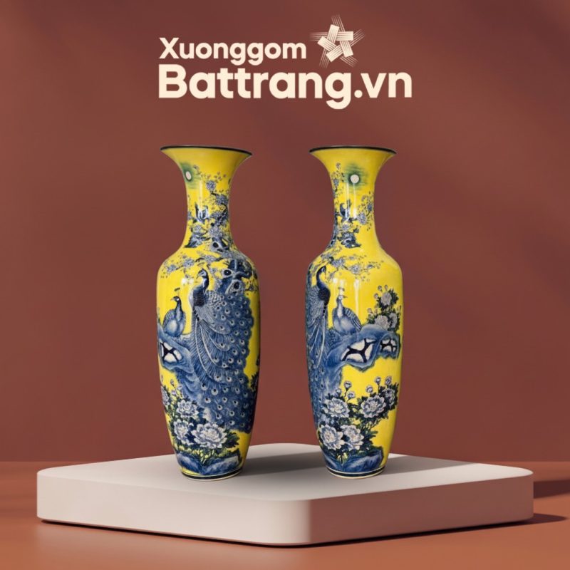 Cặp lộc bình họa tiết công đào vẽ tay Bát Tràng