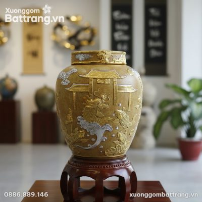 Cận cảnh chum Rượu Kim Ngư 50L dát vàng, tập tr...