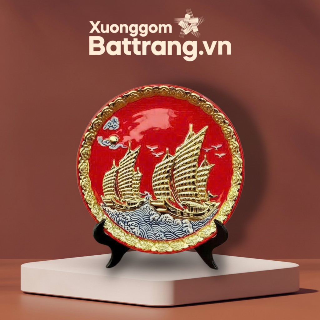 Đĩa Cảnh Thuận Buồm Xuôi Gió Đắp Nổi Dát Vàng Men Đỏ XG-DC01