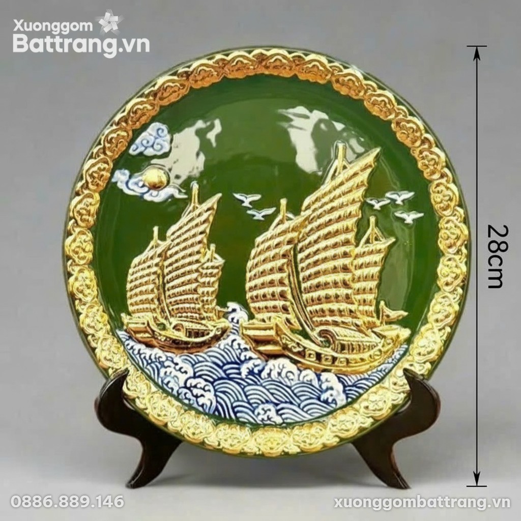 Kích thước Đĩa Cảnh Thuyền Buồm Đắp Nổi Dát Vàng Men Xanh Lá XG-DC03