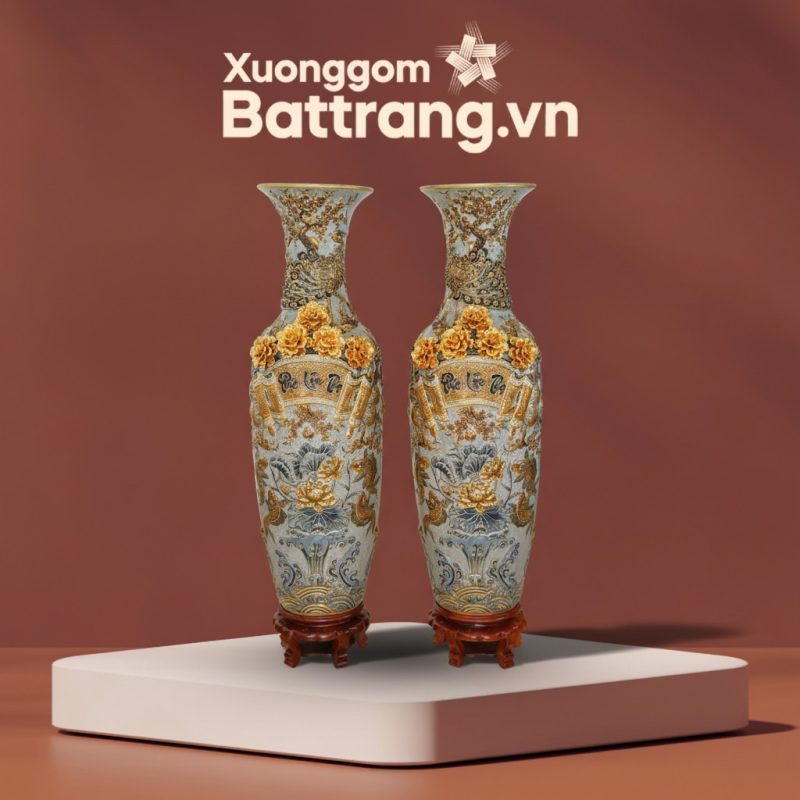 Lộc b&igrave;nh men rạn đắp nổi hoa sen c&oacute; chi tiết &aacute;nh kim
