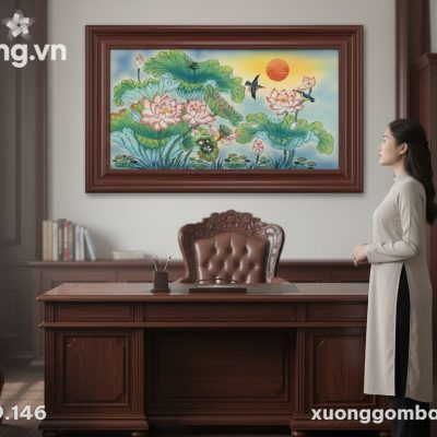 Trong một phòng làm việc cổ điển kiểu Việt Nam,...