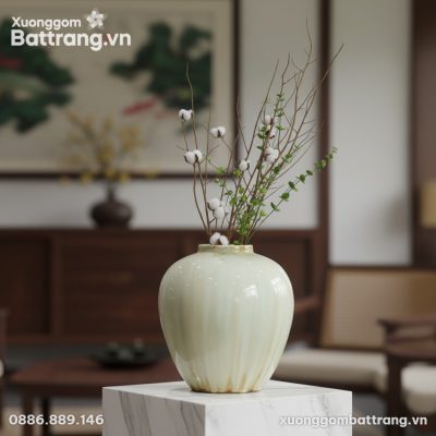 Ảnh cận cảnh bình hoa gốm Bát Tràng men hoả biế...