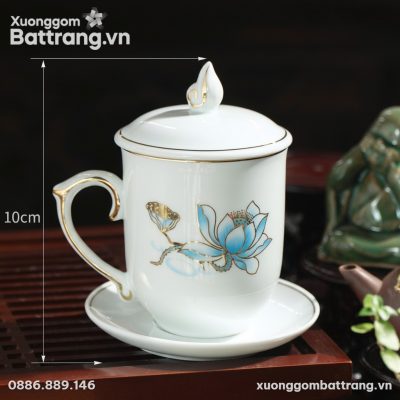 Kích thước Cốc Sứ Trắng Họa Tiết Hoa Sen Xanh Viền Vàng Kèm Đĩa Lót XG-LS03