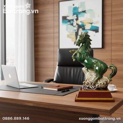 Tượng Mã Đáo Thành Công xanh ngọc lục đặt tinh ...