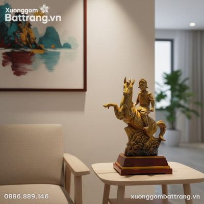 Tượng Thánh Gióng cao 30cm, men hoàng thổ và đế...